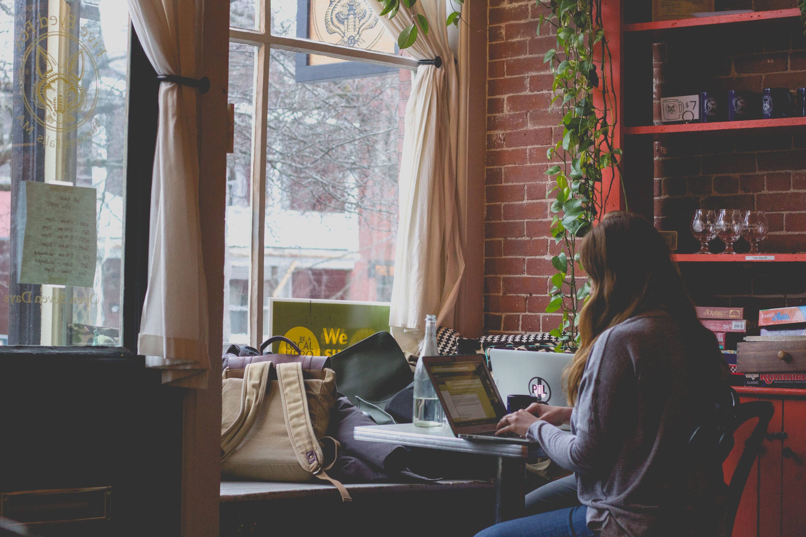 Ultimate Guide to Buying the Best Footrests for Your Home Office