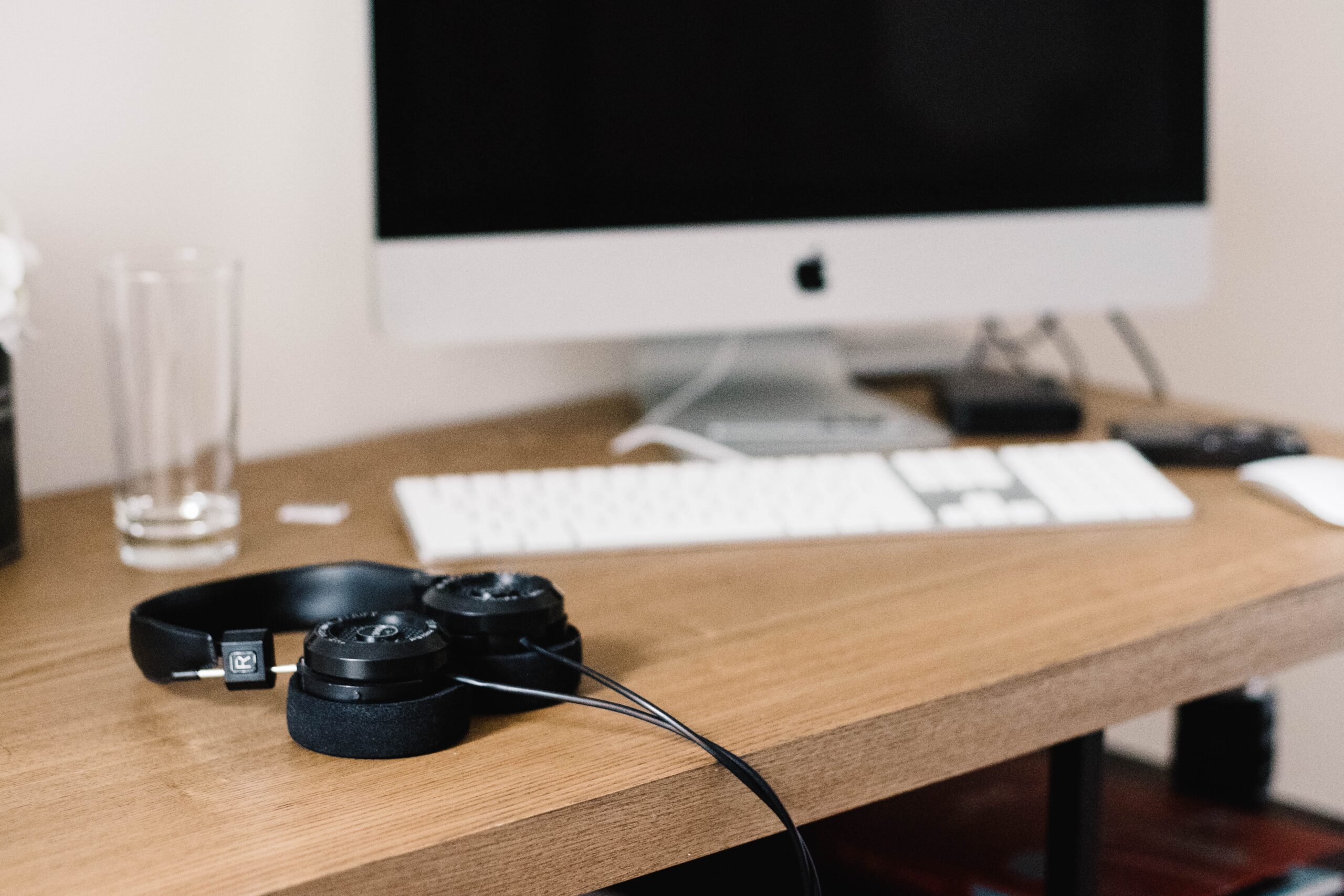 Trackpads vs Bluetooth Mice: Unraveling the Tech Battle!