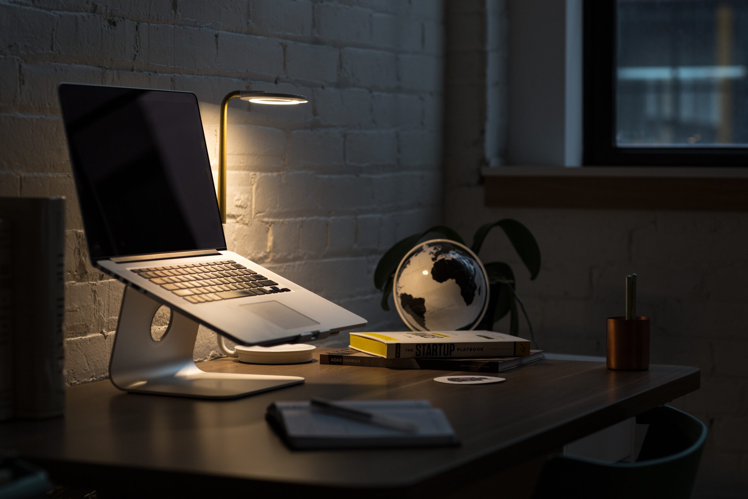 Dual Monitors vs Portable Monitors: The Ultimate Comparison